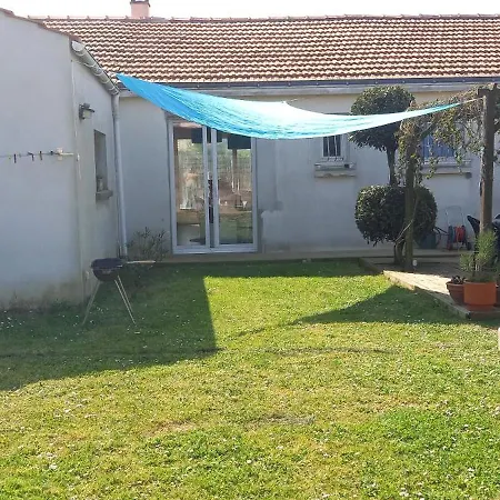 Maison Et Jardin Proche Centre Et Plages بيت للعطل سانت جيل كروا دي فيي
